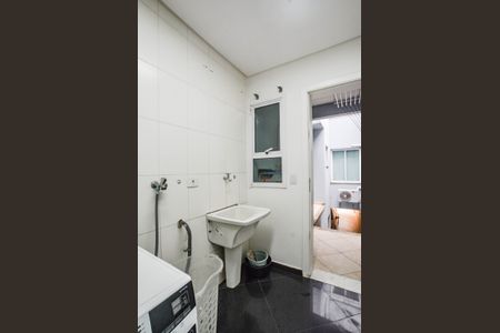 Casa à venda com 409m², 6 quartos e 6 vagas Casa à venda com 409m², 6 quartos e 6 vagasÁrea de Serviço