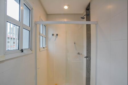 Casa à venda com 409m², 6 quartos e 6 vagas Casa à venda com 409m², 6 quartos e 6 vagasBanheiro da Suíte 2