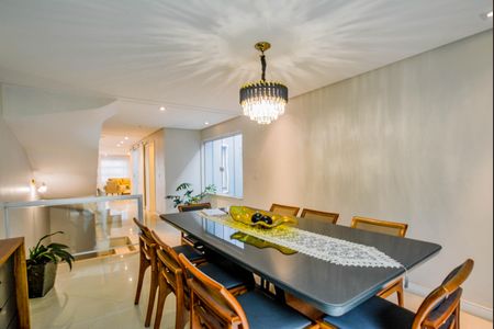 Casa à venda com 409m², 6 quartos e 6 vagas Casa à venda com 409m², 6 quartos e 6 vagasSala de Jantar