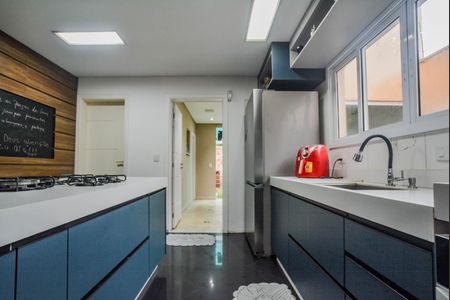 Casa à venda com 409m², 6 quartos e 6 vagas Casa à venda com 409m², 6 quartos e 6 vagasCozinha