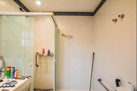 Casa à venda com 409m², 6 quartos e 6 vagas Casa à venda com 409m², 6 quartos e 6 vagasBanheiro da Suíte 3