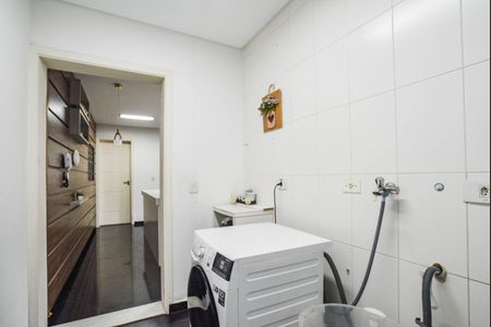 Casa à venda com 409m², 6 quartos e 6 vagas Casa à venda com 409m², 6 quartos e 6 vagasÁrea de Serviço