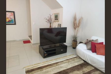 Casa à venda com 3 quartos, 181m² em Jardim Stella, Santo André