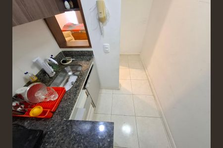 Cozinha de kitnet/studio para alugar com 1 quarto, 24m² em Centro, Rio de Janeiro