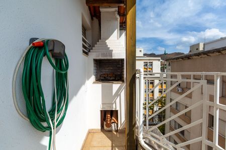 Apartamento à venda com 160m², 2 quartos e 2 vagasCobertura