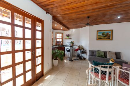 Apartamento à venda com 160m², 2 quartos e 2 vagasSala