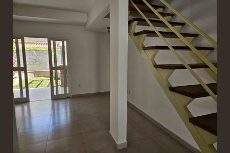 Casa de condomínio à venda com 110m², 3 quartos e 2 vagas Casa de condomínio à venda com 110m², 3 quartos e 2 vagasSala