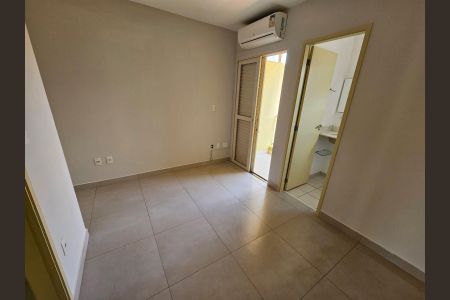 Casa de condomínio à venda com 110m², 3 quartos e 2 vagas Casa de condomínio à venda com 110m², 3 quartos e 2 vagasSuíte