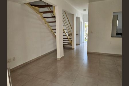 Sala de casa de condomínio para alugar com 3 quartos, 110m² em Medeiros, Jundiaí
