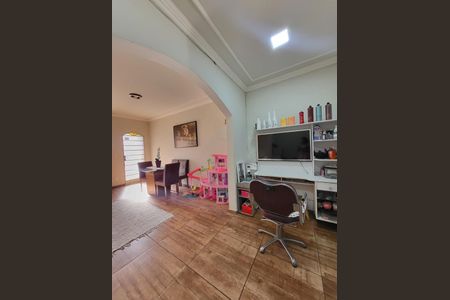 Sala de casa à venda com 2 quartos, 80m² em Santa Amelia, Belo Horizonte