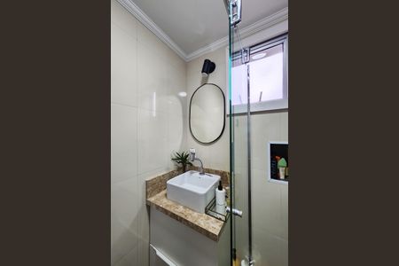 Apartamento à venda com 60m², 2 quartos e 1 vaga Apartamento à venda com 60m², 2 quartos e 1 vagaBanheiro Social