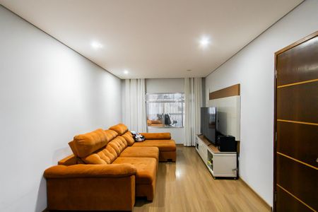 Sala de casa à venda com 4 quartos, 200m² em Vila Guilhermina, São Paulo
