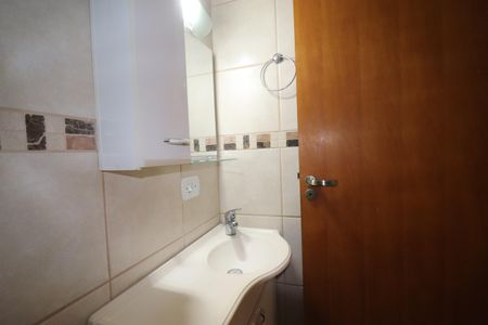 Casa à venda com 152m², 4 quartos e 2 vagasBanheiro Social