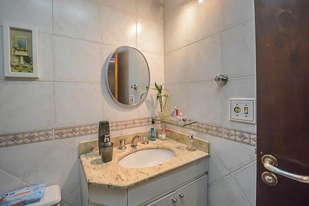 Apartamento à venda com 170m², 3 quartos e 2 vagas Apartamento à venda com 170m², 3 quartos e 2 vagasBanheiro
