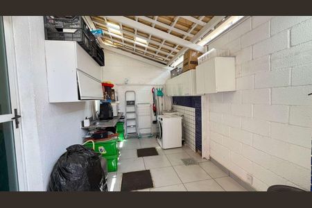 Casa à venda com 100m², 2 quartos e 2 vagas