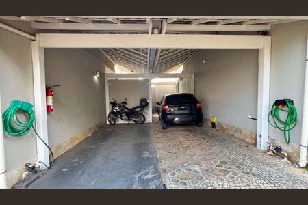 Casa à venda com 100m², 2 quartos e 2 vagas