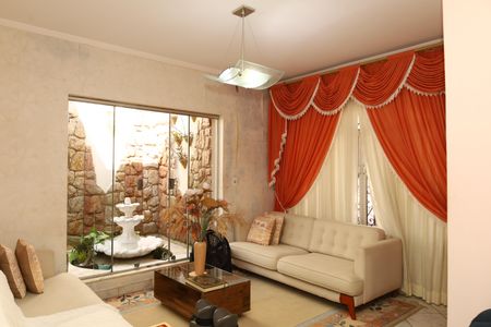 Sala de casa para alugar com 4 quartos, 300m² em Vila Giordano, São Paulo