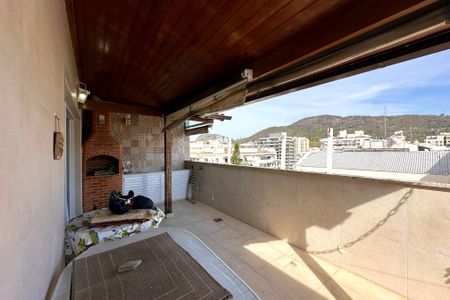 Apartamento à venda com 184m², 3 quartos e 2 vagas Apartamento à venda com 184m², 3 quartos e 2 vagasVaranda
