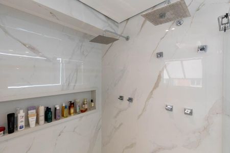 Apartamento à venda com 162m², 3 quartos e 4 vagas Apartamento à venda com 162m², 3 quartos e 4 vagasBanheiro da Suíte