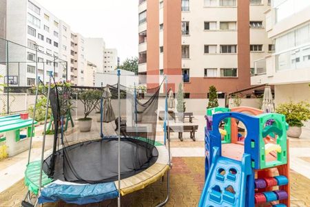 Apartamento à venda com 162m², 3 quartos e 4 vagas Apartamento à venda com 162m², 3 quartos e 4 vagasÁrea comum - Playground