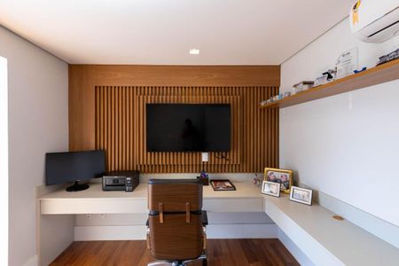 Apartamento à venda com 162m², 3 quartos e 4 vagas Apartamento à venda com 162m², 3 quartos e 4 vagasQuarto 2