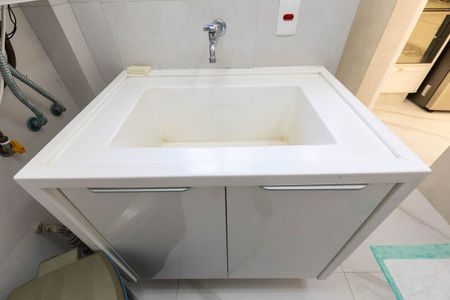 Apartamento à venda com 162m², 3 quartos e 4 vagas Apartamento à venda com 162m², 3 quartos e 4 vagasÁrea de Serviço