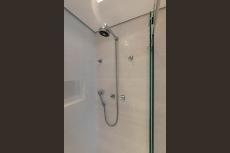 Apartamento à venda com 162m², 3 quartos e 4 vagas Apartamento à venda com 162m², 3 quartos e 4 vagasBanheiro 2