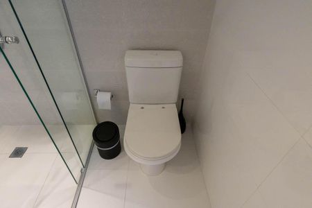 Apartamento à venda com 162m², 3 quartos e 4 vagas Apartamento à venda com 162m², 3 quartos e 4 vagasBanheiro 2