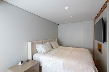 Apartamento à venda com 162m², 3 quartos e 4 vagas Apartamento à venda com 162m², 3 quartos e 4 vagasSuíte