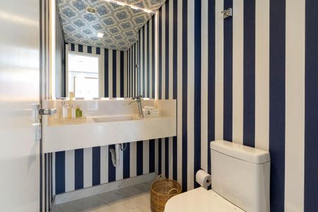 Apartamento à venda com 162m², 3 quartos e 4 vagas Apartamento à venda com 162m², 3 quartos e 4 vagasLavabo