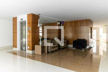 Apartamento à venda com 162m², 3 quartos e 4 vagas Apartamento à venda com 162m², 3 quartos e 4 vagasÁrea comum - Hall Social