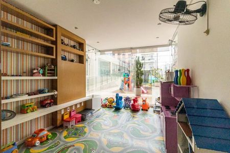 Apartamento à venda com 162m², 3 quartos e 4 vagas Apartamento à venda com 162m², 3 quartos e 4 vagasÁrea comum - Brinquedoteca