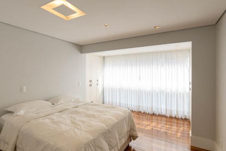 Apartamento à venda com 162m², 3 quartos e 4 vagas Apartamento à venda com 162m², 3 quartos e 4 vagasQuarto 1