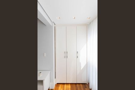 Apartamento à venda com 162m², 3 quartos e 4 vagas Apartamento à venda com 162m², 3 quartos e 4 vagasQuarto 1