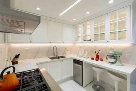 Apartamento à venda com 162m², 3 quartos e 4 vagas Apartamento à venda com 162m², 3 quartos e 4 vagasCozinha