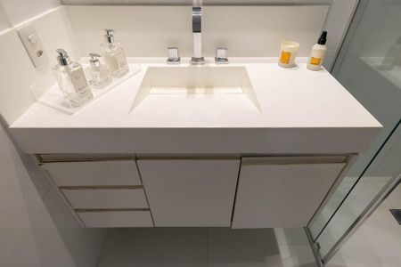 Apartamento à venda com 162m², 3 quartos e 4 vagas Apartamento à venda com 162m², 3 quartos e 4 vagasBanheiro 2