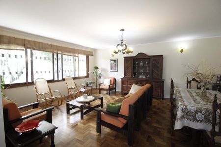 Casa à venda com 300m², 4 quartos e 2 vagasSala