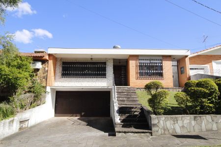 Casa à venda com 300m², 4 quartos e 2 vagasFachada