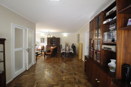 Casa à venda com 300m², 4 quartos e 2 vagasSala