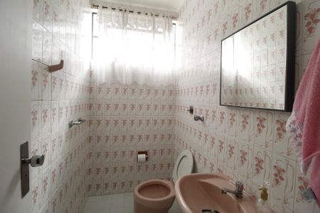 Casa à venda com 300m², 4 quartos e 2 vagasLavabo