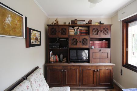 Casa à venda com 300m², 4 quartos e 2 vagasEscritório