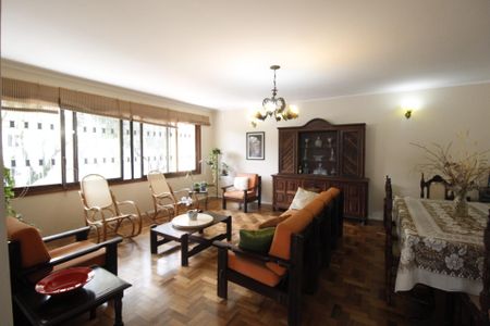 Sala de casa à venda com 4 quartos, 300m² em Três Figueiras, Porto Alegre