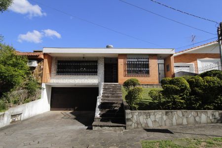 Casa à venda com 300m², 4 quartos e 2 vagasFachada