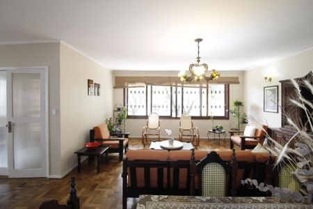 Casa à venda com 300m², 4 quartos e 2 vagasSala