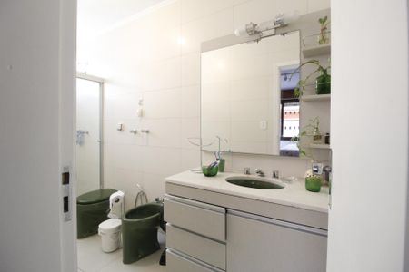 Casa à venda com 300m², 4 quartos e 2 vagasBanheiro da Suíte