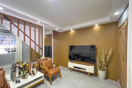 Casa para alugar com 200m², 3 quartos e 3 vagas Casa para alugar com 200m², 3 quartos e 3 vagasSala