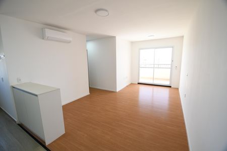 Sala de apartamento para alugar com 3 quartos, 70m² em Fazenda Santa Cândida, Campinas