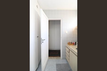 Casa à venda com 300m², 4 quartos e 5 vagas Casa à venda com 300m², 4 quartos e 5 vagasBanheiro da Suíte 1
