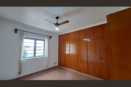 Casa à venda com 225m², 3 quartos e 2 vagas