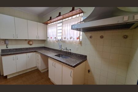 Casa à venda com 225m², 3 quartos e 2 vagas